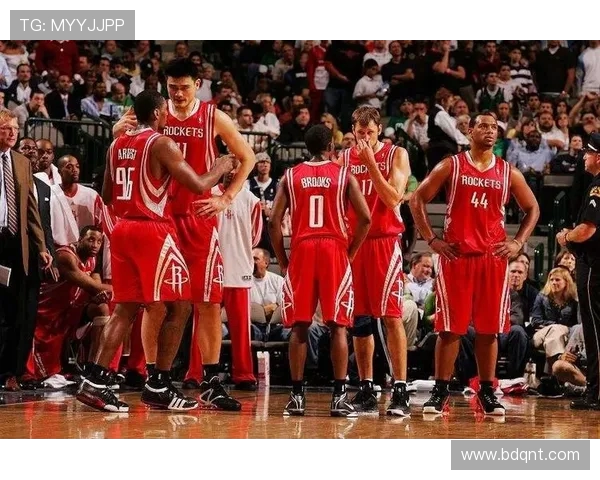 2008年火箭队球员阵容回顾：姚麦组合与挑战之年