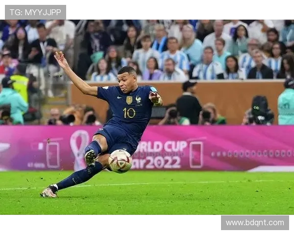 克罗斯批评曼城防线失误索博轻松抽射得手引发争议